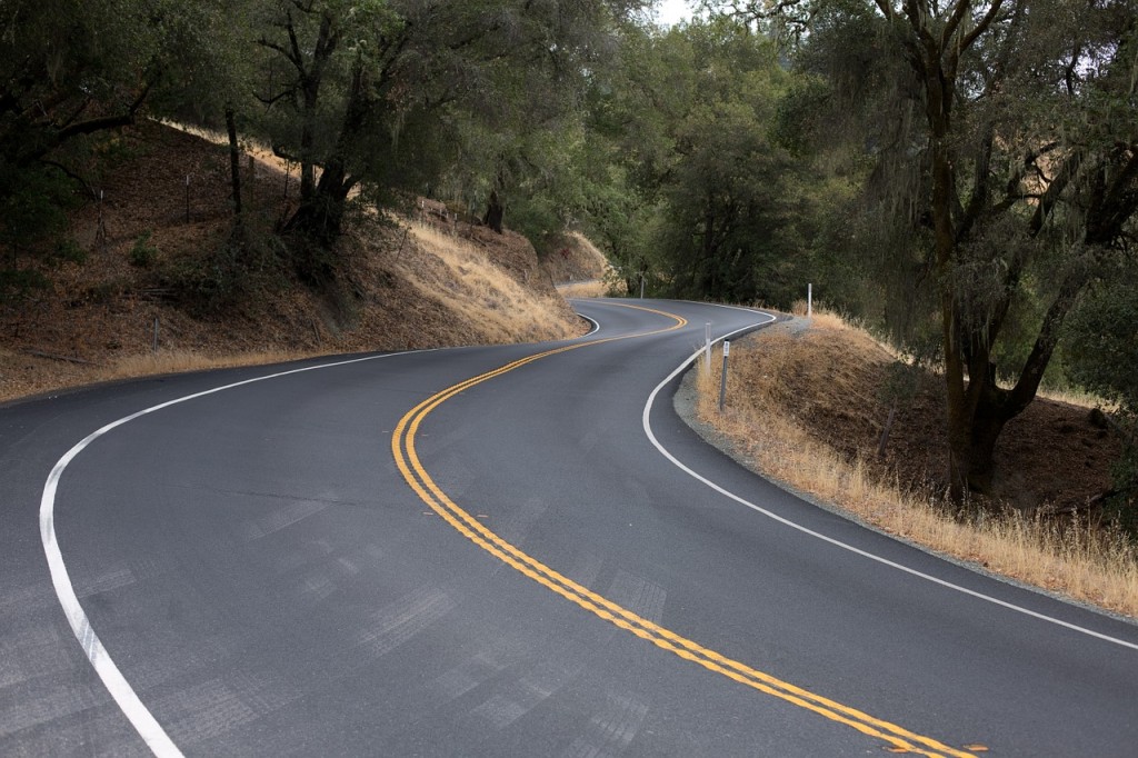 winding-road-553481_1280